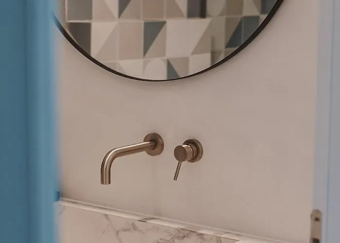 Serene Shore Serifos Vayiá